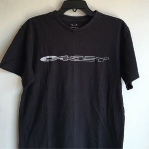 Oakley tee